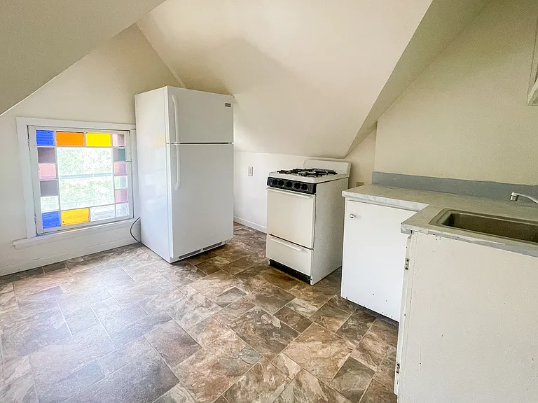 206 Maple St #4 — Photo 13