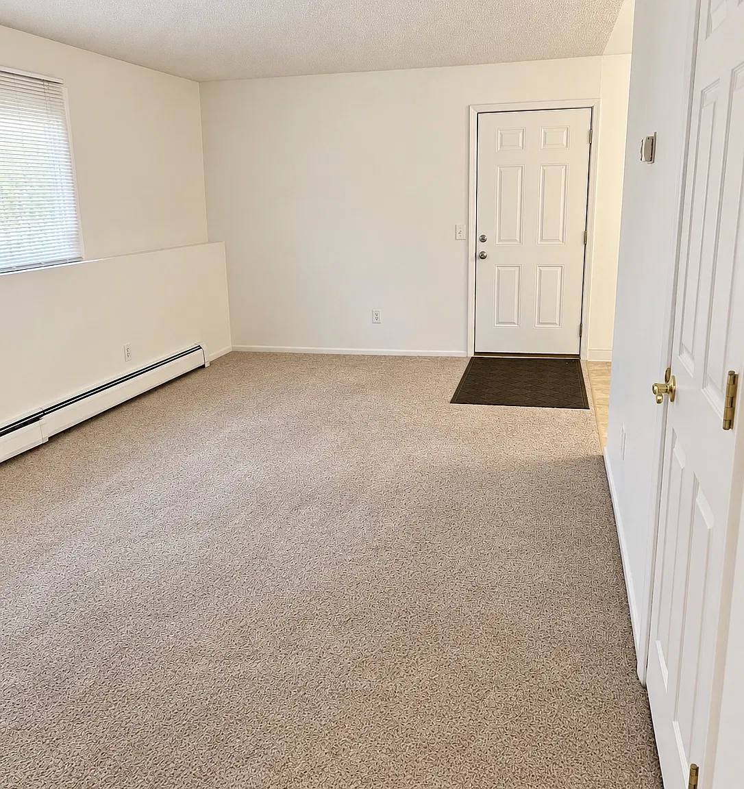 2 bed, 700 sqft, $1,375 — Photo 3