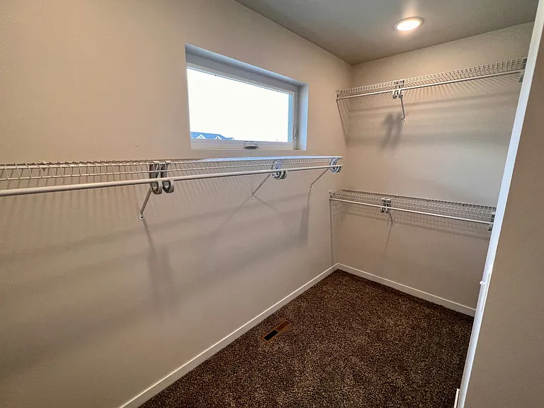 826-834 Thames Ct #1008 — Photo 5