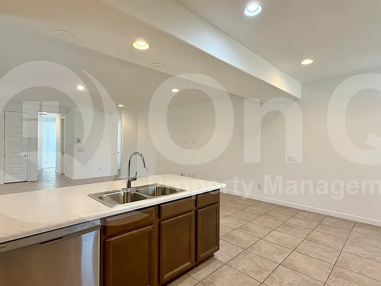6342 W Raymond St — Photo 12