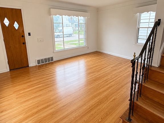 4th image of 4909 Wood Ave
