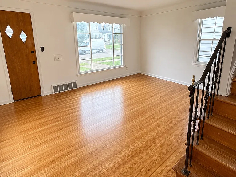 4909 Wood Ave — Photo 4