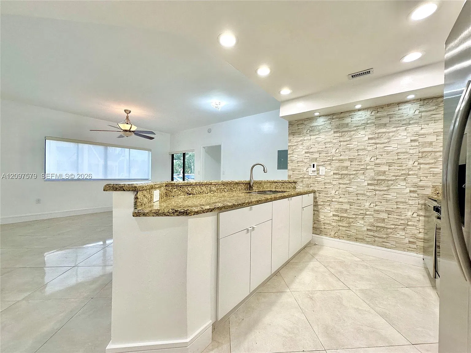 Marina Oaks Condo — Photo 2