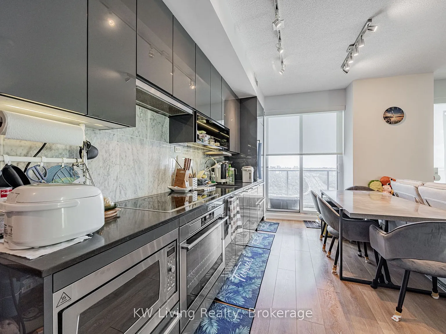 2 bed, $3,000 — Photo 2