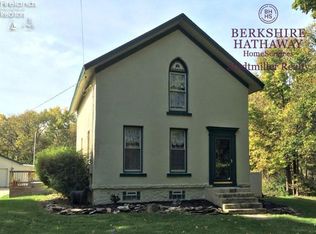 425 Division St, Kelleys Island, OH 43438