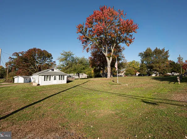 410 Dutton St, Upper Chichester, PA 19014