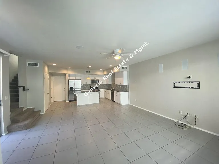 933 E Park Modern Dr — Photo 11