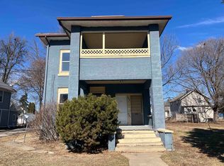 404-406 E Prospect Ter, Freeport, IL 61032