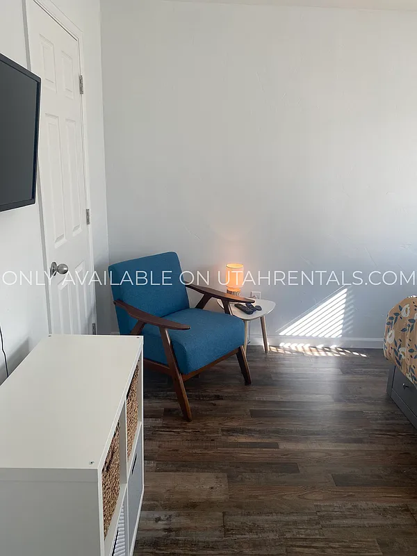 4 bed, 3.5 bath, 2244 sqft, $2,900 — Photo 2