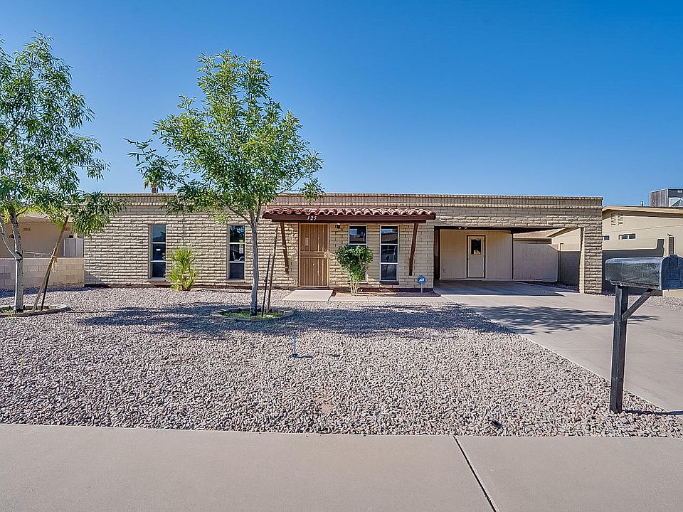 1st image of 125 W Saguaro St