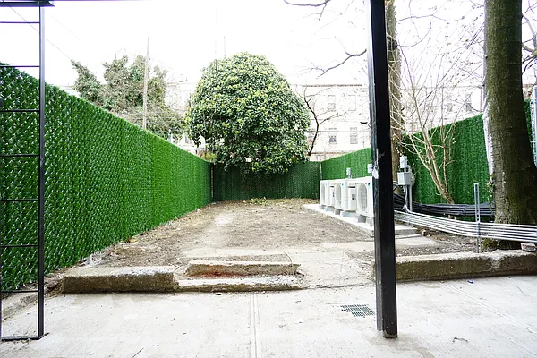 Rented by Rennit Inc. | media 54