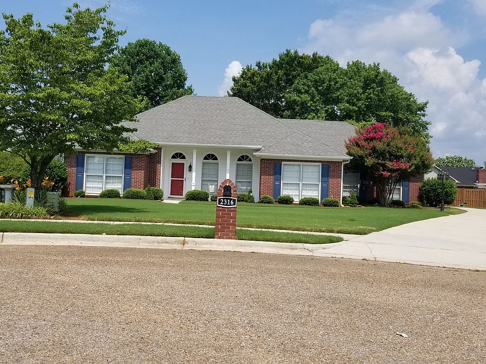 1st image of 2316 Trenton Cir SW