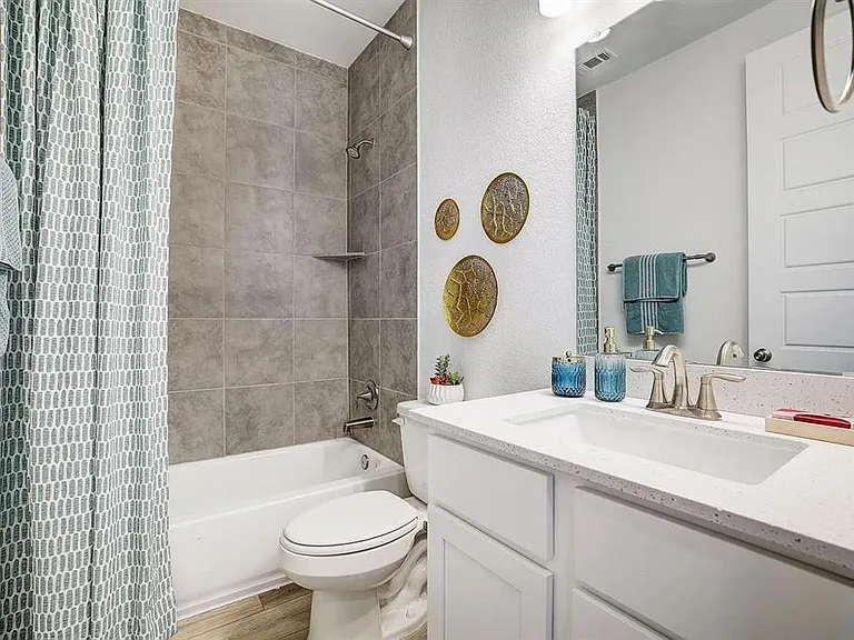2027 Cora Ivy Ln — Photo 13