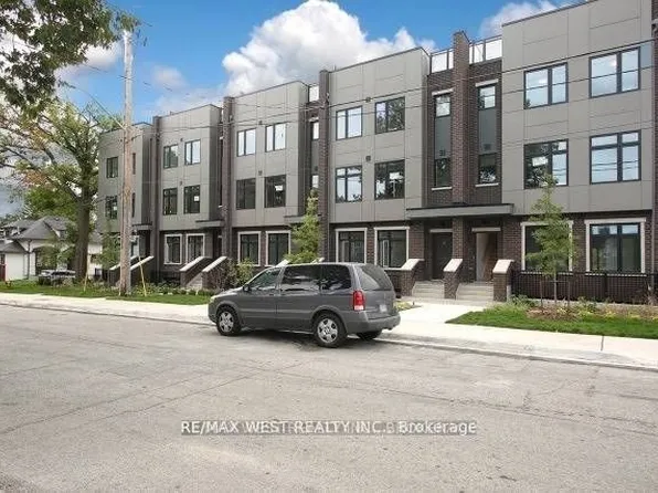 66 Long Branch Ave #17, Toronto, ON M8W 3J4