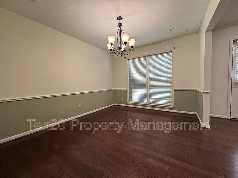 6446 Gloucester Ct — Photo 9