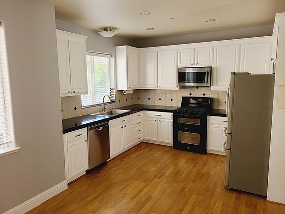 5th image of 3258 Lago De Como Pl