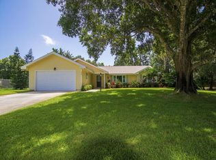 460 35th Ct SW, Vero Beach, FL 32968