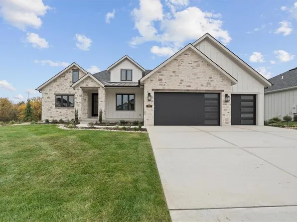 8712 N Lewis Ave, Kansas City, MO 64157