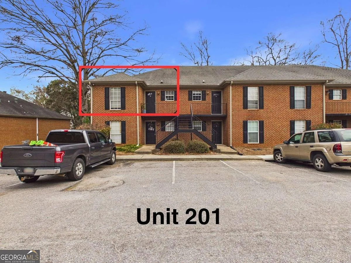 1055 Baxter St APT 201 photo 1