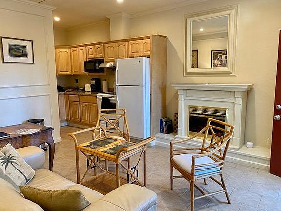 3rd image of 1585 Lakeview Dr
