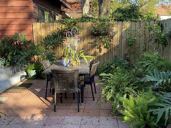 5th image of 3371 Sugartree St