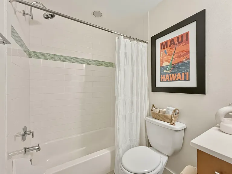 Guest Bathroom on 2nd Floor