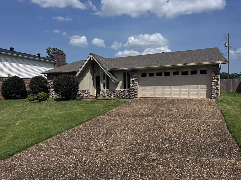 1115 Briar Creek Rd — Photo 93