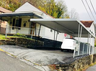 1116 Woodland Ave, Mullens, WV 25882