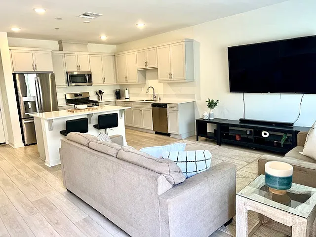 2 bed, 2.5 bath, 1083 sqft, $3,195 — Photo 4