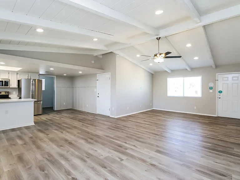5419 E Delta Ave — Photo 3