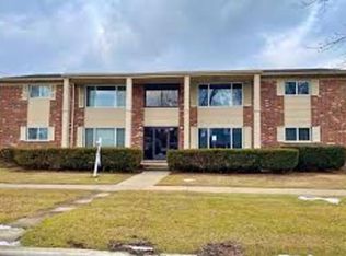360 Walnut St APT 202, Wyandotte, MI 48192