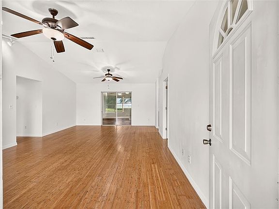 4th image of 3826 NE 5TH TERRACE