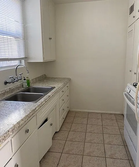 2651 La Cienega Ave. — Photo 8