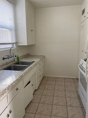 Floor plan Studio. 1 Bath. 0 Half