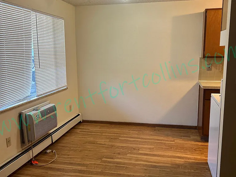 590 W 10th St — Photo 5