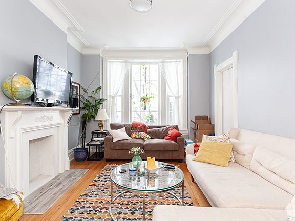 4th image of 2900 W Belden Ave #2