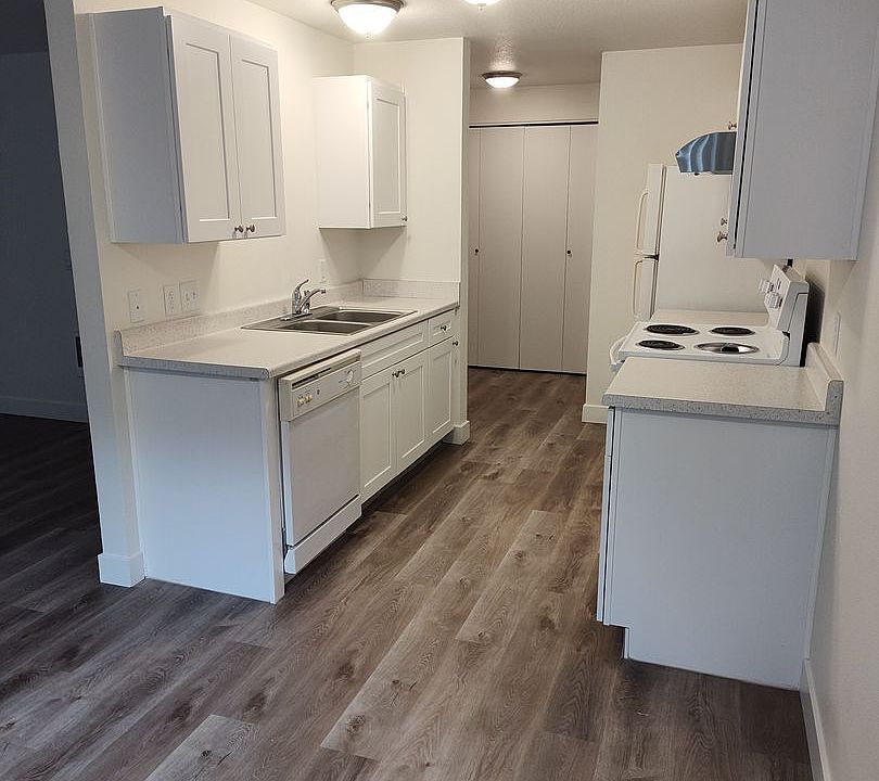 2nd image of 295 Colt Ln NE #450-85104