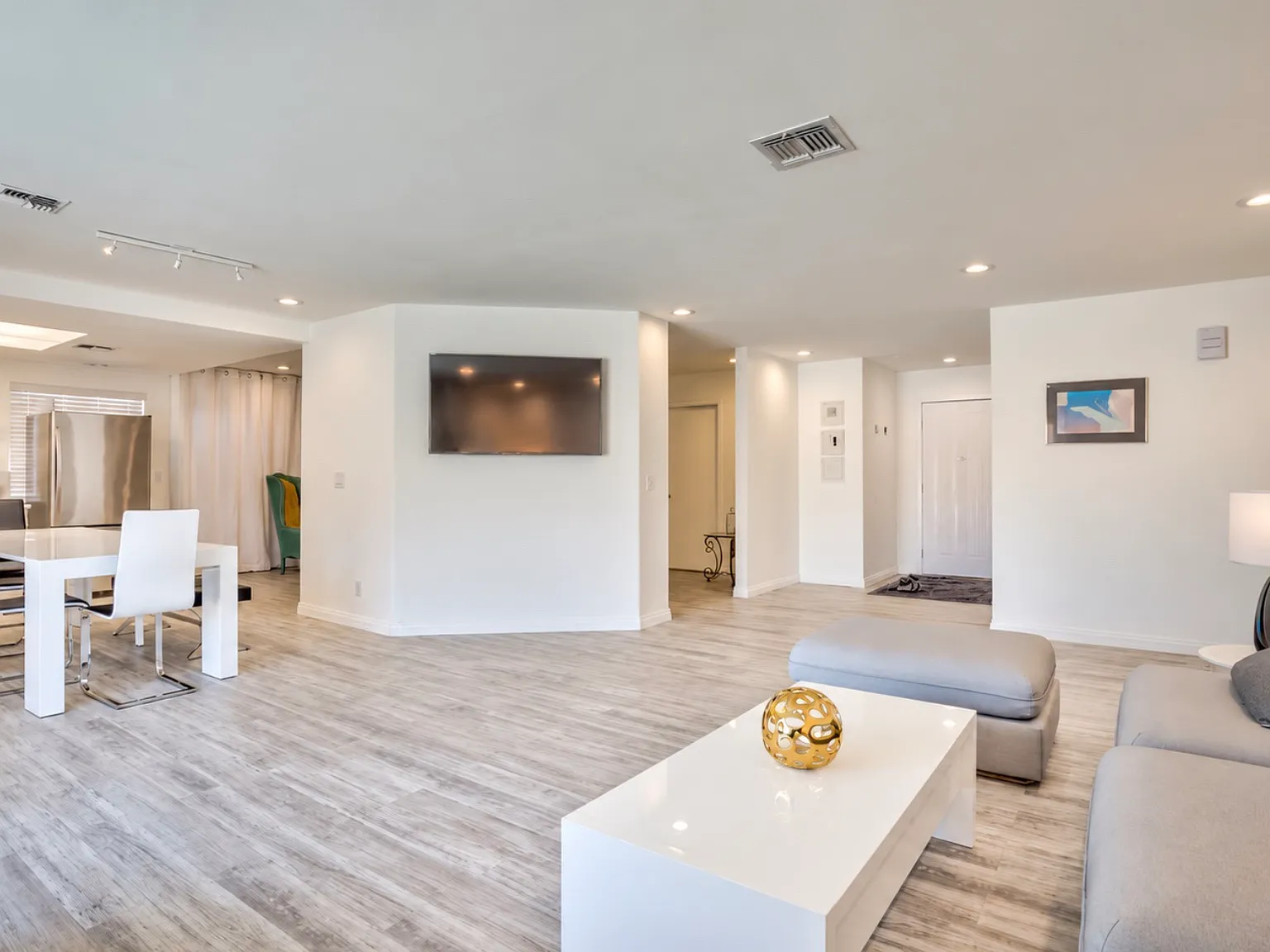 3 bed, 1866 sqft, $2,795 — Photo 3