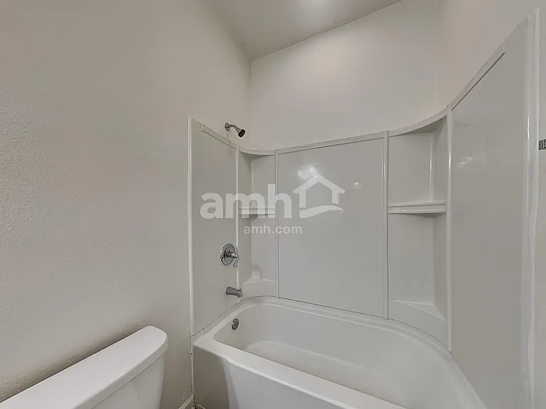 4878 Saint James Ln — Photo 16