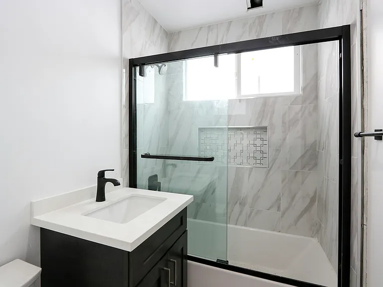 410 Lucas Ave #C — Photo 20