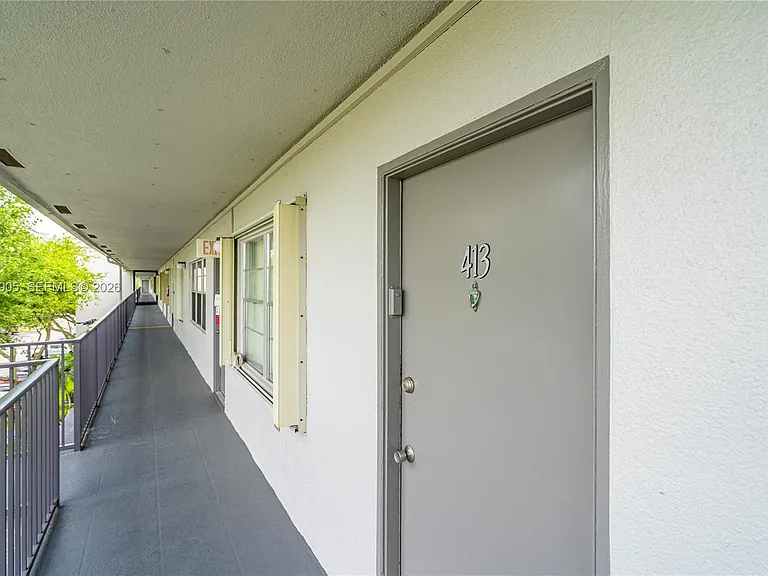 300 SW 134th Way #413E — Photo 2