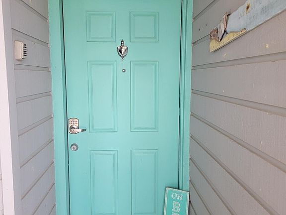 3rd image of 6205 Thomas Dr #10A