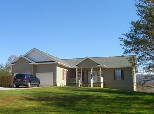 3285 Friends Mission Rd, Ararat, VA 24053