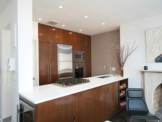 Sold by Sotheby's International Realty | media 25