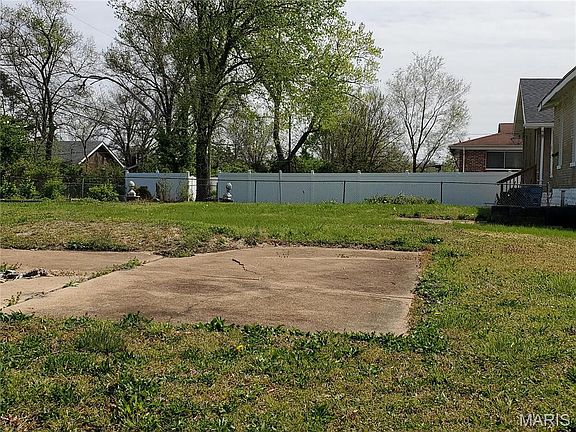 4th image of 7923 W Bruno Ave