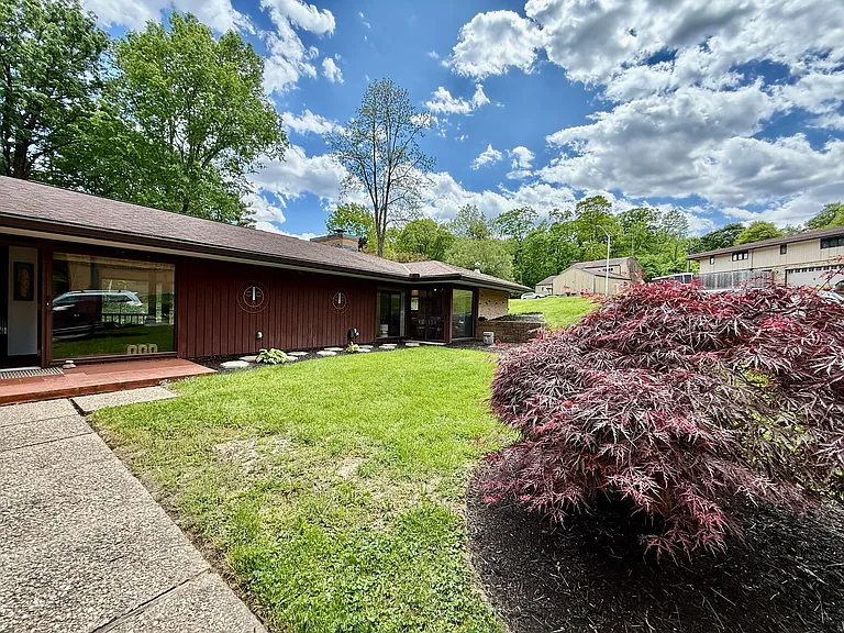 527 Valewood Ln — Photo 56