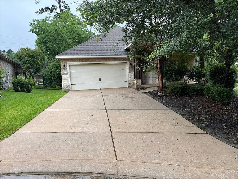 98 Black Swan Pl — Photo 1