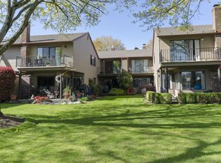 322 N Hayden Bay Dr, Portland, OR 97217