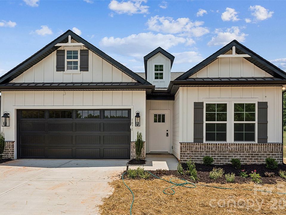 1st image of 1071 Reba Ln