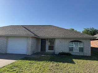 410 Wedgewood Dr, Stephenville, TX 76401